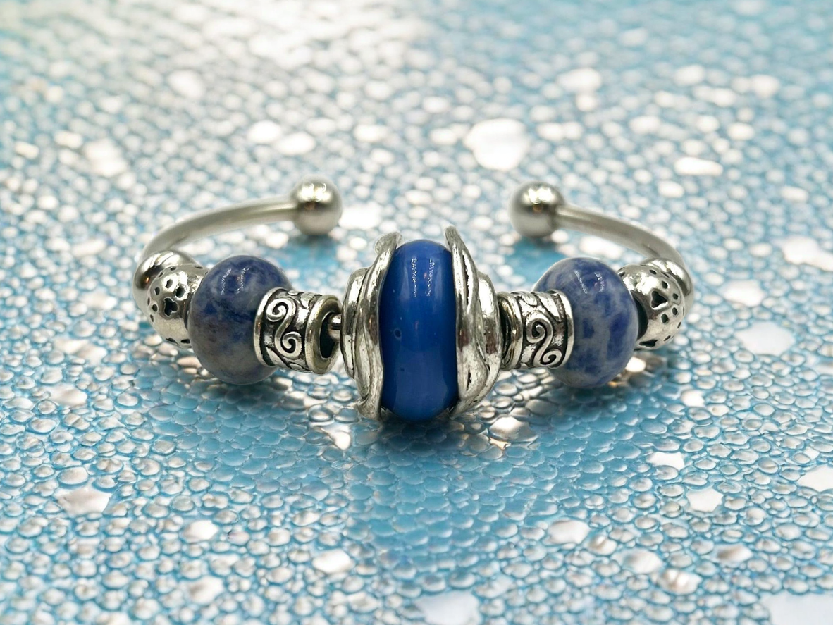 True Blue - Single Strand Bracelet