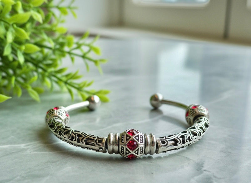Scarlet - Single Cuff Bangle