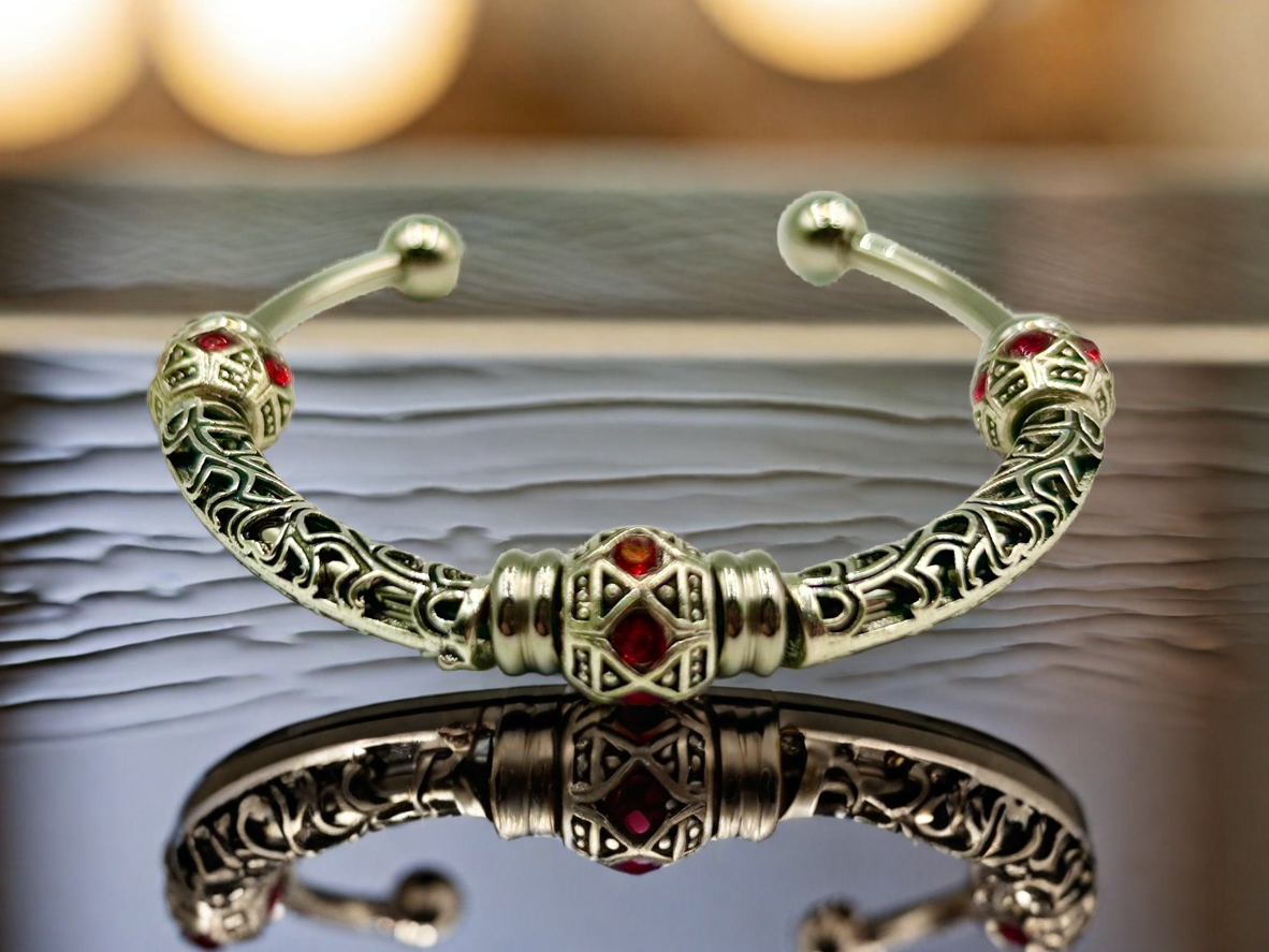 Scarlet - Single Cuff Bangle