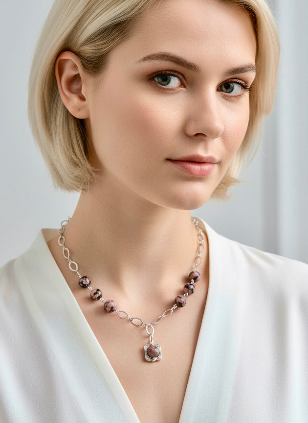 Rose Noir - Beaded Chain Necklace