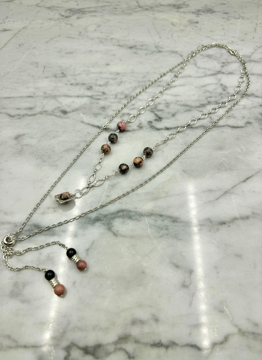 Rose Noir - Beaded Chain Necklace