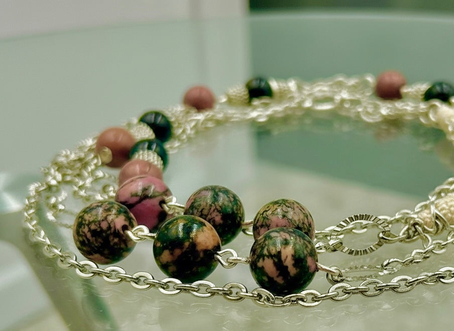 Rose Noir - Beaded Chain Necklace