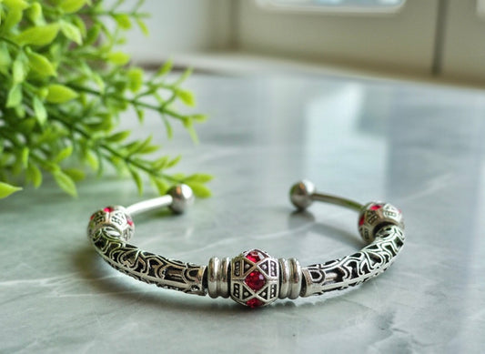 Scarlet - Single Cuff Bangle